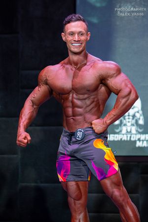 MEN'S PHYSIQUE 174